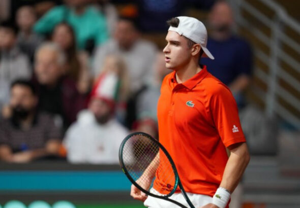 България изостава с 0:2 от Белгия в историческия мач от Купа "Дейвис"