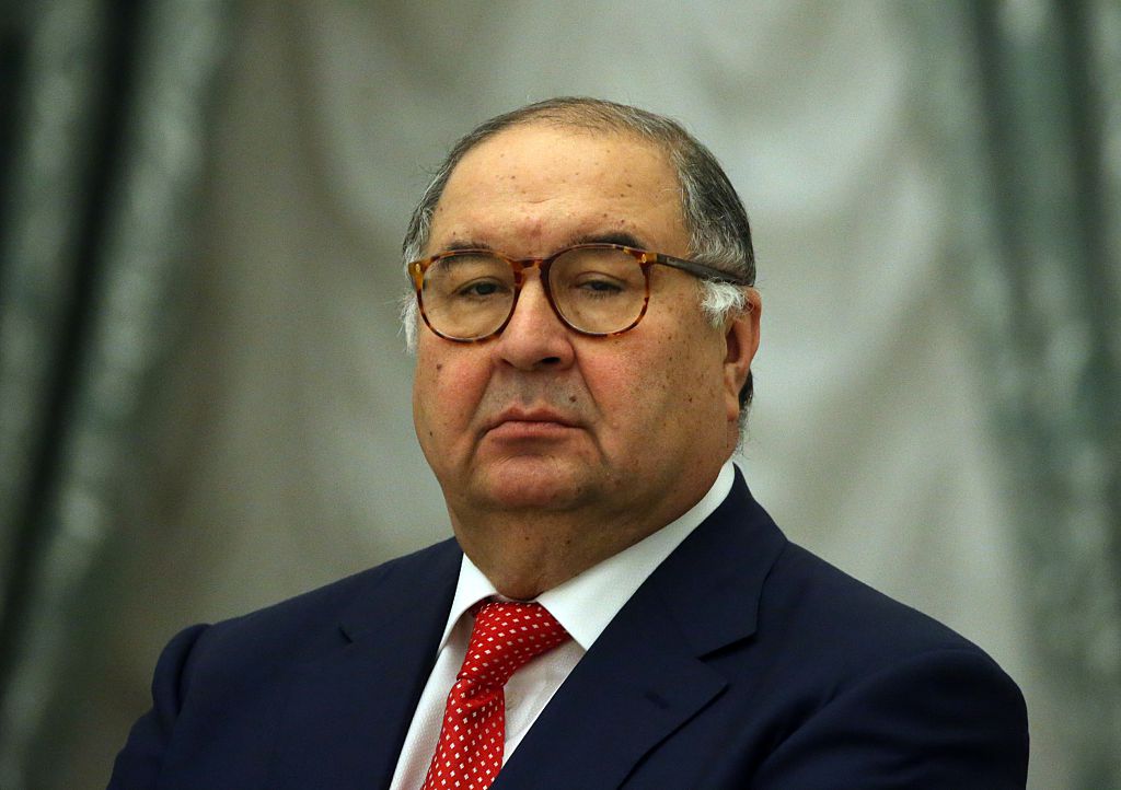 Руският милиардер Алишер Усманов откупи свободата си срещу 10 млн. евро