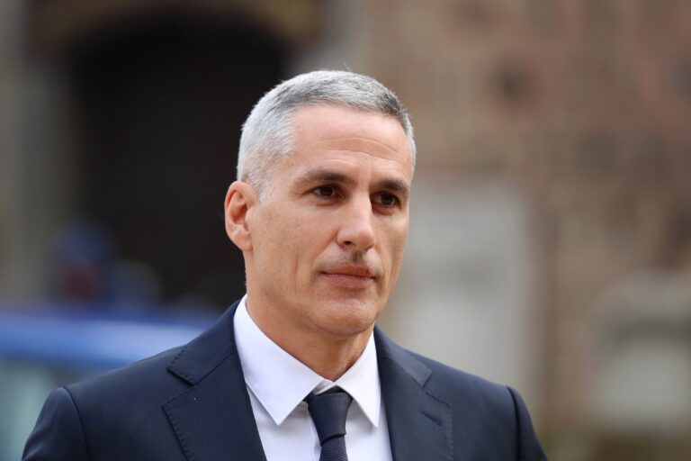 Служебният кабинет „Гюров“ встъпва в длъжност