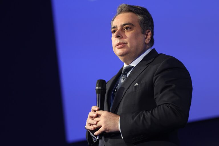 Асен Василев е избран за председател на "Продължаваме промяната"