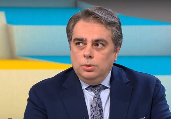 Асен Василев: Радев ще бори олигархията с хора, които са били част от нея