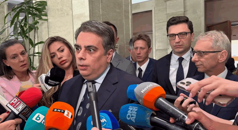 Асен Василев: Хората, които фалираха “Булгартабак” да не се упражняват върху “Лукойл”