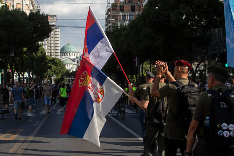 Десетки са арестувани в Сърбия след гражданско неподчинение и опити за блокади
