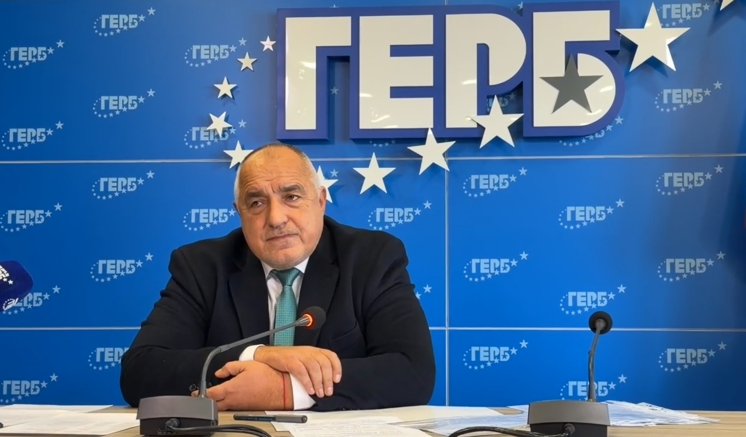 Борисов обяви, че "контрабандисти" платили протестите, които свалиха кабинета "Желязков"