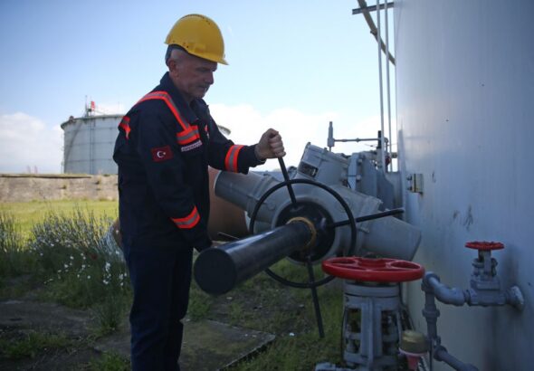 "Бомба" за стотици милиони стои под новия кабинет заради договора с "Боташ"