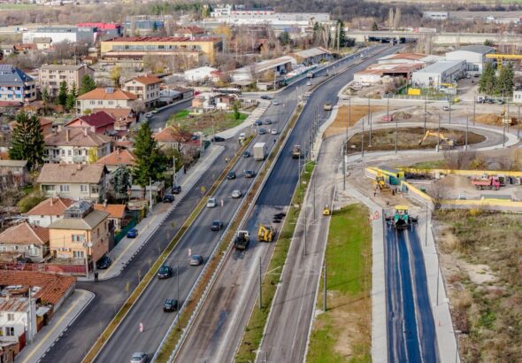 От понеделник се отваря за движение новоизграденият участък от бул. "Рожен" в София