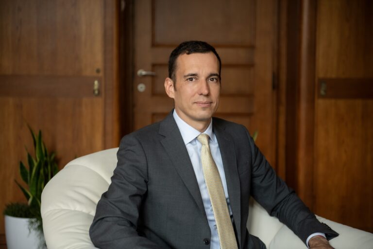 Васил Терзиев пита победителят на изборите: "Ще спре ли практиката софиянци да бъдат наказвани заради политически различия?"