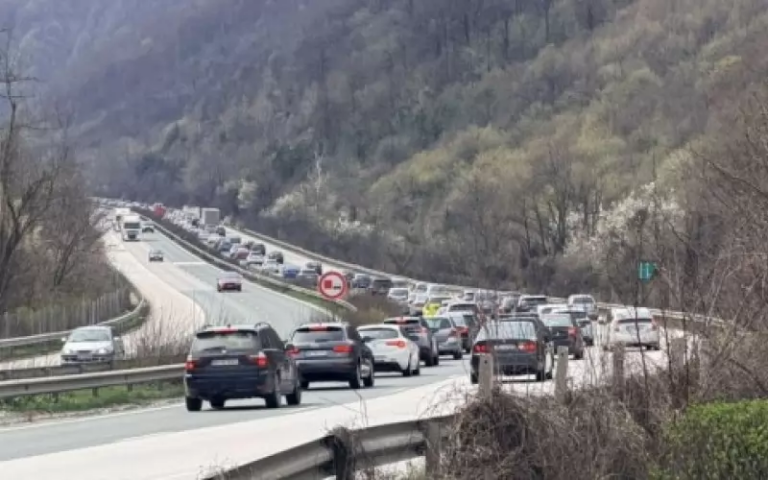 Шофьорът, аварирал във "Витиня", умишлено е запушил тунела