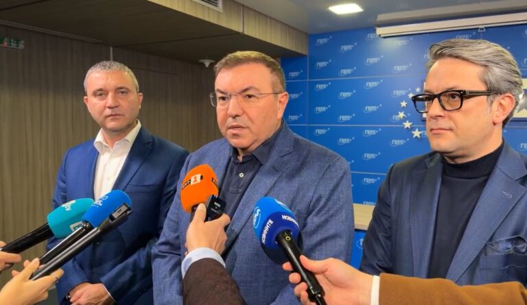 ​​​​​​​ГЕРБ ще призове общинските си съветници във Варна да гласуват срещу отстраняването на Благомир Коцев