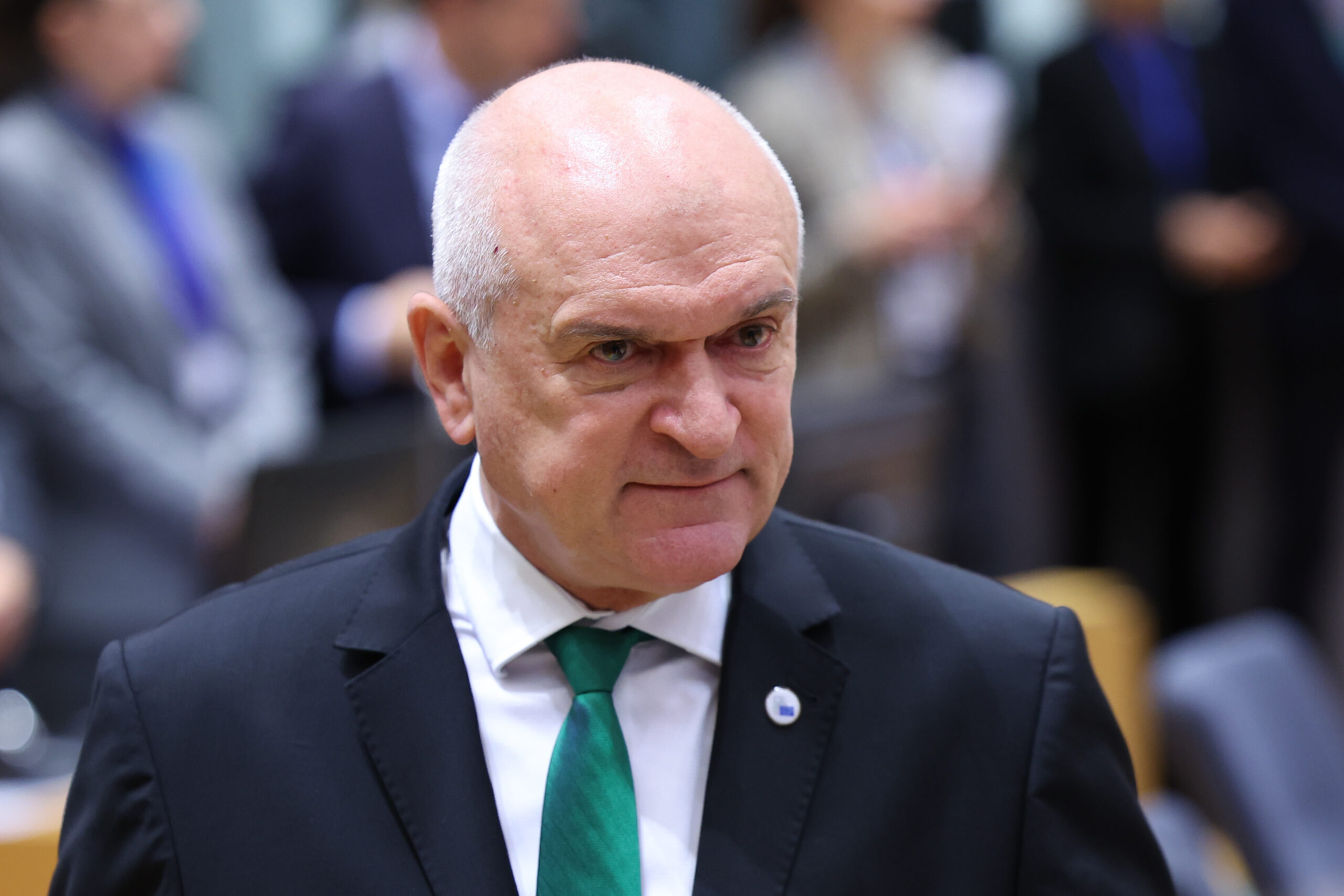 Главчев съкрати част от администрацията на закритата КПК