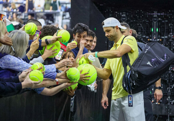 Григор Димитров игра на гладиаторска арена, но загуби с “внезапна смърт”