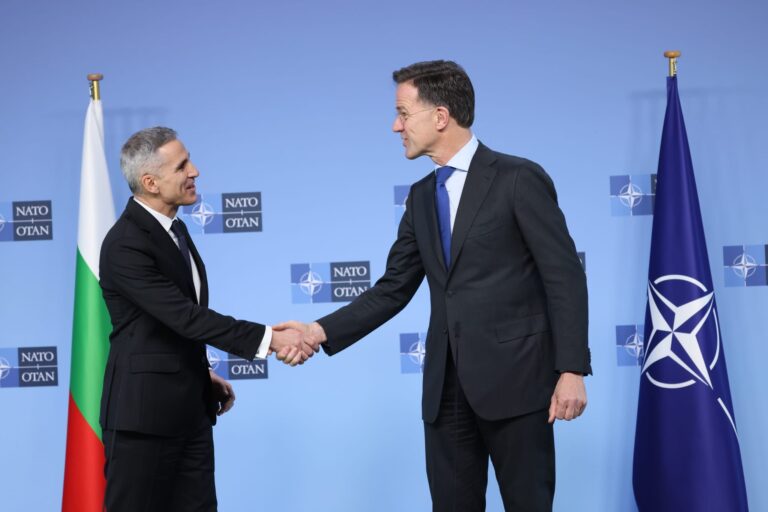 Гюров потвърди пред Марк Рюте ангажимента на България към НАТО