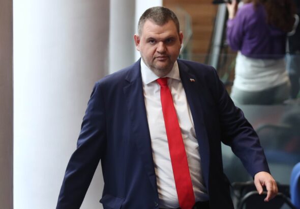 Пеевски организира контрапротести в защита на правителството