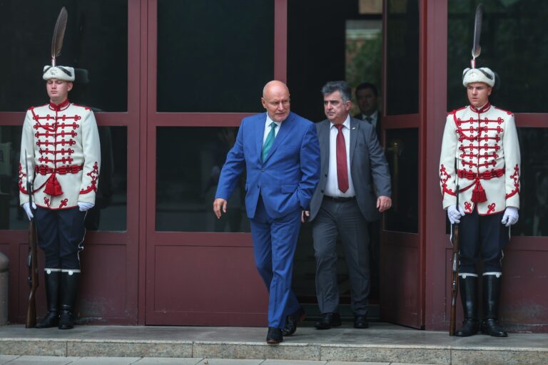 Димитър Радев и двама от подуправители на БНБ отказаха поста на служебен премиер