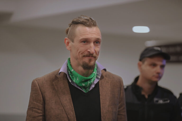 Полицаите, задържали актьора Димо Алексиев, разказаха, че той е бил във "видимо неадекватно състояние"