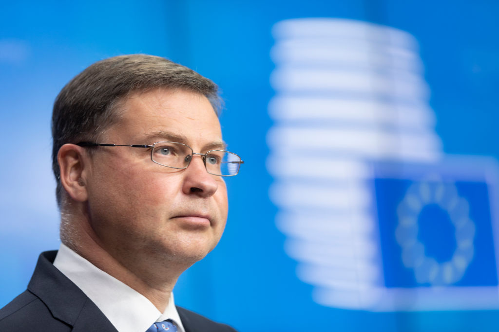 ЕК започва процедура по свръхефицит срещу България заради увеличените разходи в обществения сектор