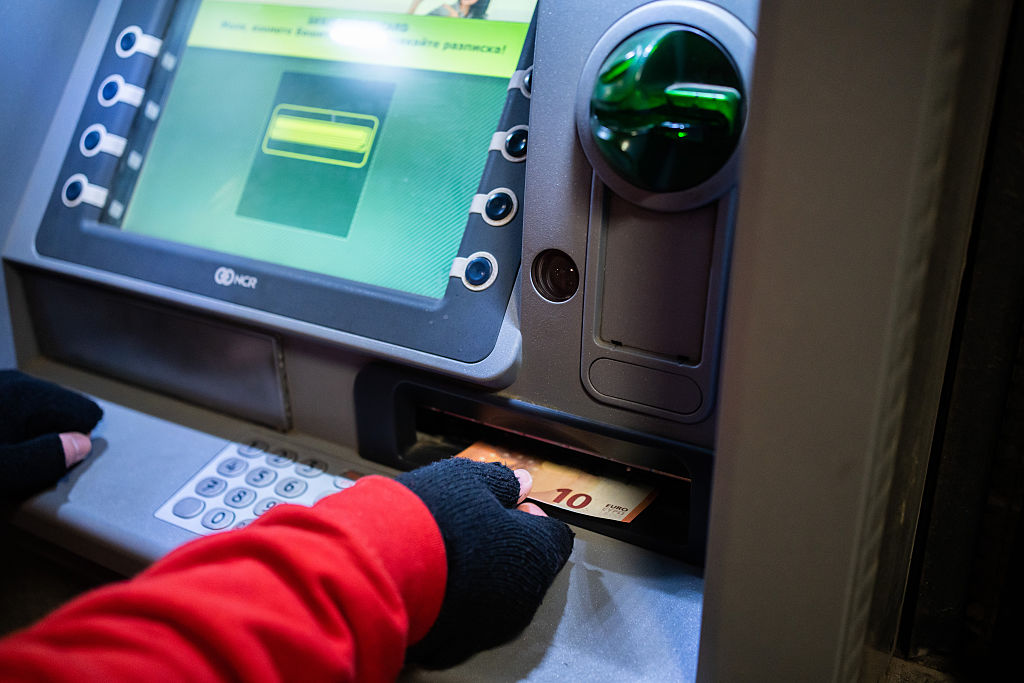 Централните банки в еврозоната обменят левове безплатно в евро