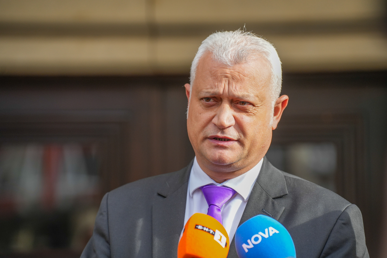 Емил Дечев ще обяви партиите, купували гласове, в 20:01 ч. утре