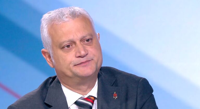 Дечев: Шефката на Градската прокуратура в София многократно е пътувала зад граница с коли на Петьо Петров - Еврото