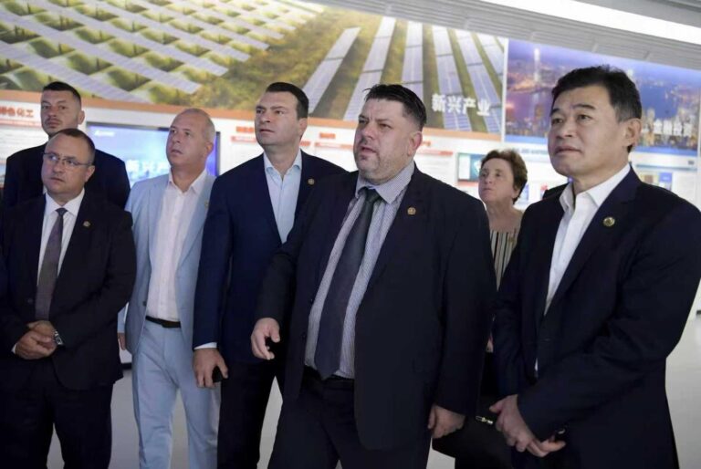 България ще има вицепремиер и министър на парада в Китай, редом с Путин и Ким Чен-ун