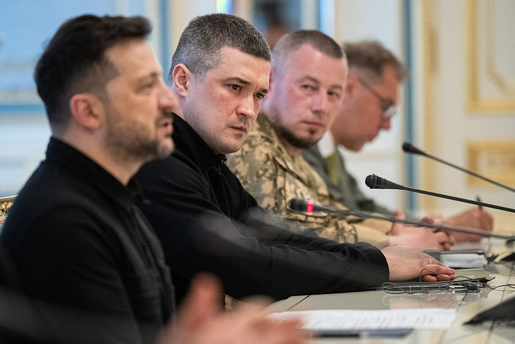 След протести Зеленски смени главнокомандващия на армията и предложи нов пост на Федоров