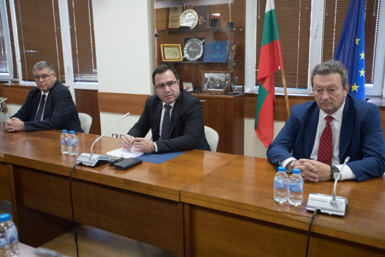 КЕВР очаква вдигане на цените на газа, парното и тока от юли