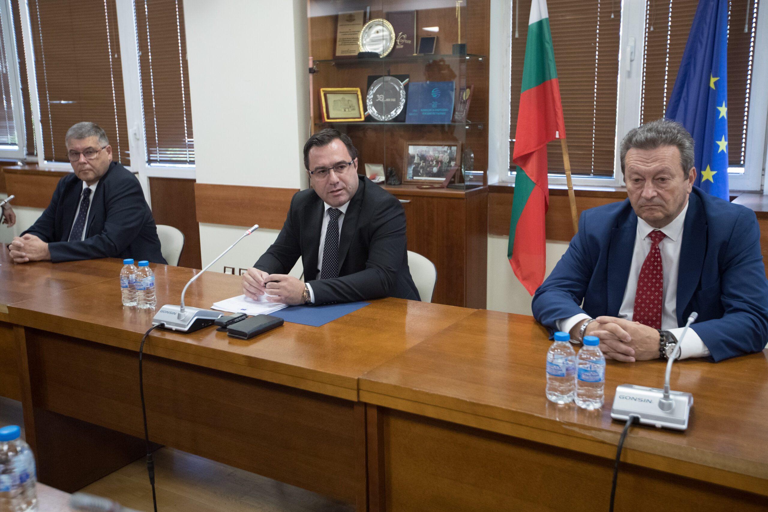 КЕВР очаква вдигане на цените на газа, парното и тока от юли