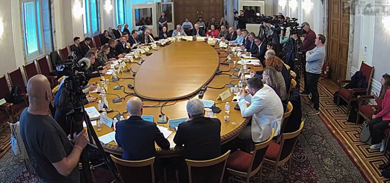 Бившите управляващи се "разпищолиха" с предложения преди второ четене на временния бюджет