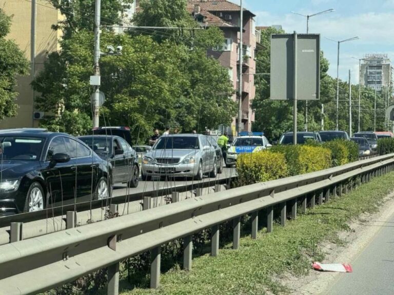 Верижна катастрофа предизвика сериозно задръстване на бул. "Цариградско шосе"