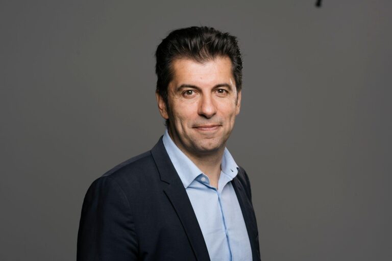 Кирил Петков показа резултатите си от направен троен тест за употреба наркотици