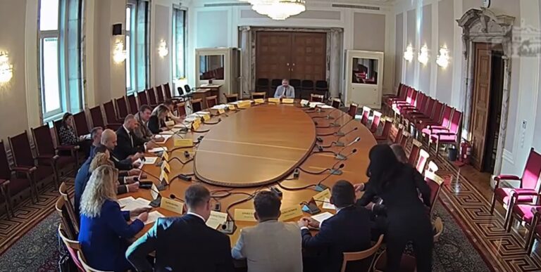 Управляващите форсират въвеждането на особен управител в "Лукойл" след оттеглянето на Gunvor