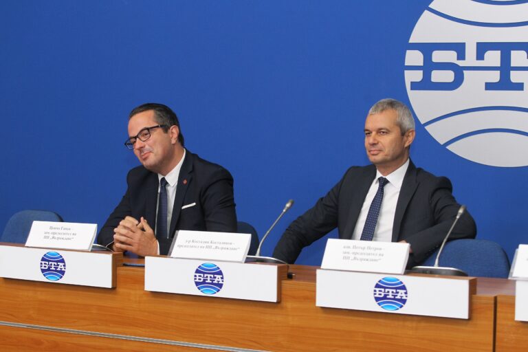 Костадинов приписа вината за размириците на полицаите и заплаши с нов протест