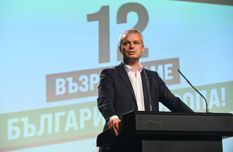 "Възраждане" внесе вот на недоверие към кабинета "Желязков"