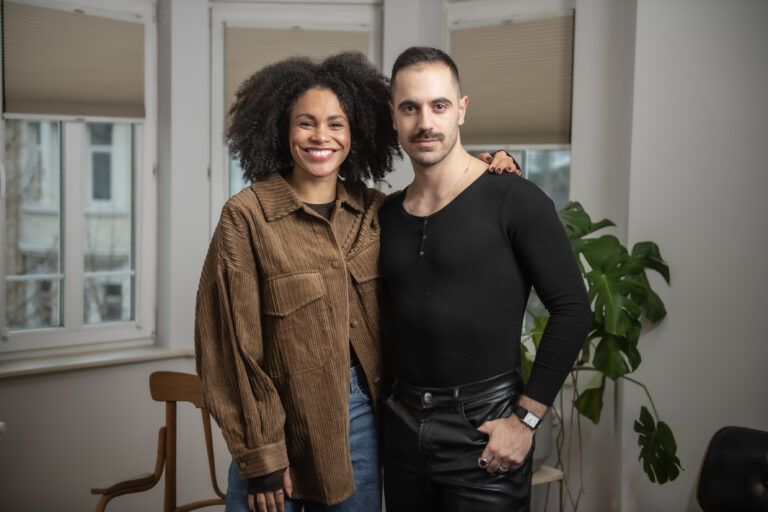 Връзки, срещи и лично пространство - как общуваме днес? Отговарят Коста Каракашиян и Карин Околие