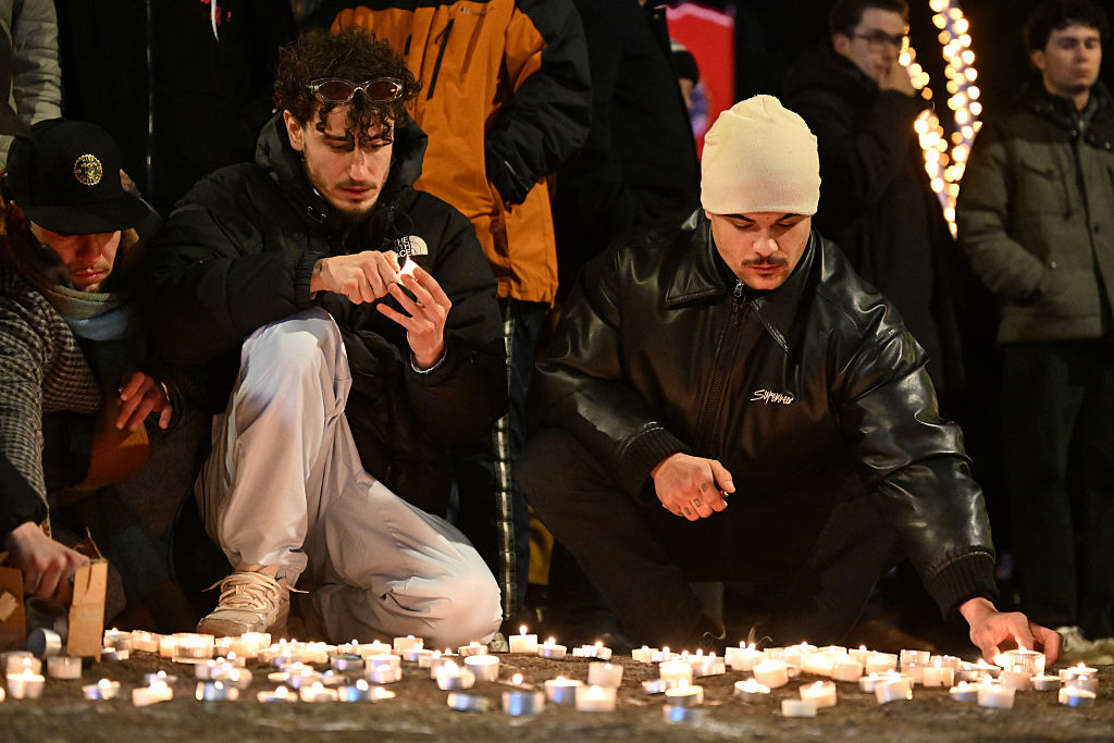 Швейцария обявява 5-дневен траур след смъртта на 40 души по време на новогодишно празненство