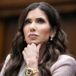 Тръмп сменя противоречивата Кристи Ноем като министър на вътрешната сигурност в САЩ