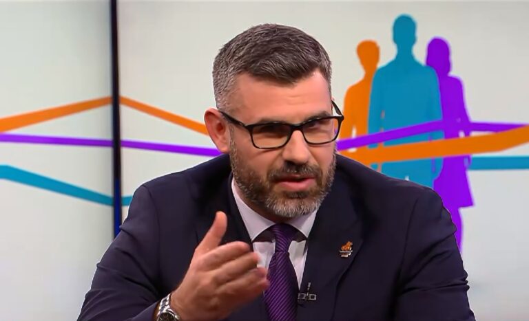 Партията на Кузман Илиев уличи Радев, че си пише програмата с chatGPT и се похвали с "надграждане" при 0,5% подкрепа