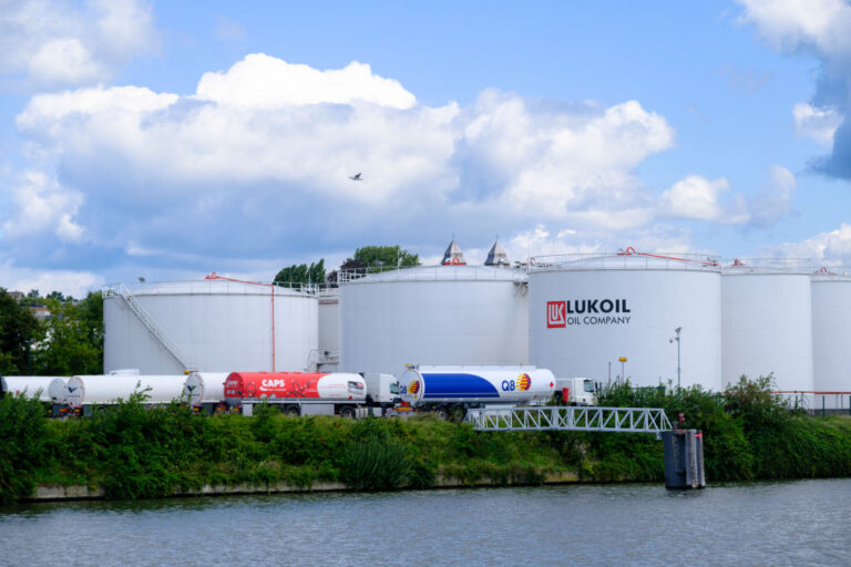 Кои компании "играят" за чуждестранните активи на "Лукойл"?