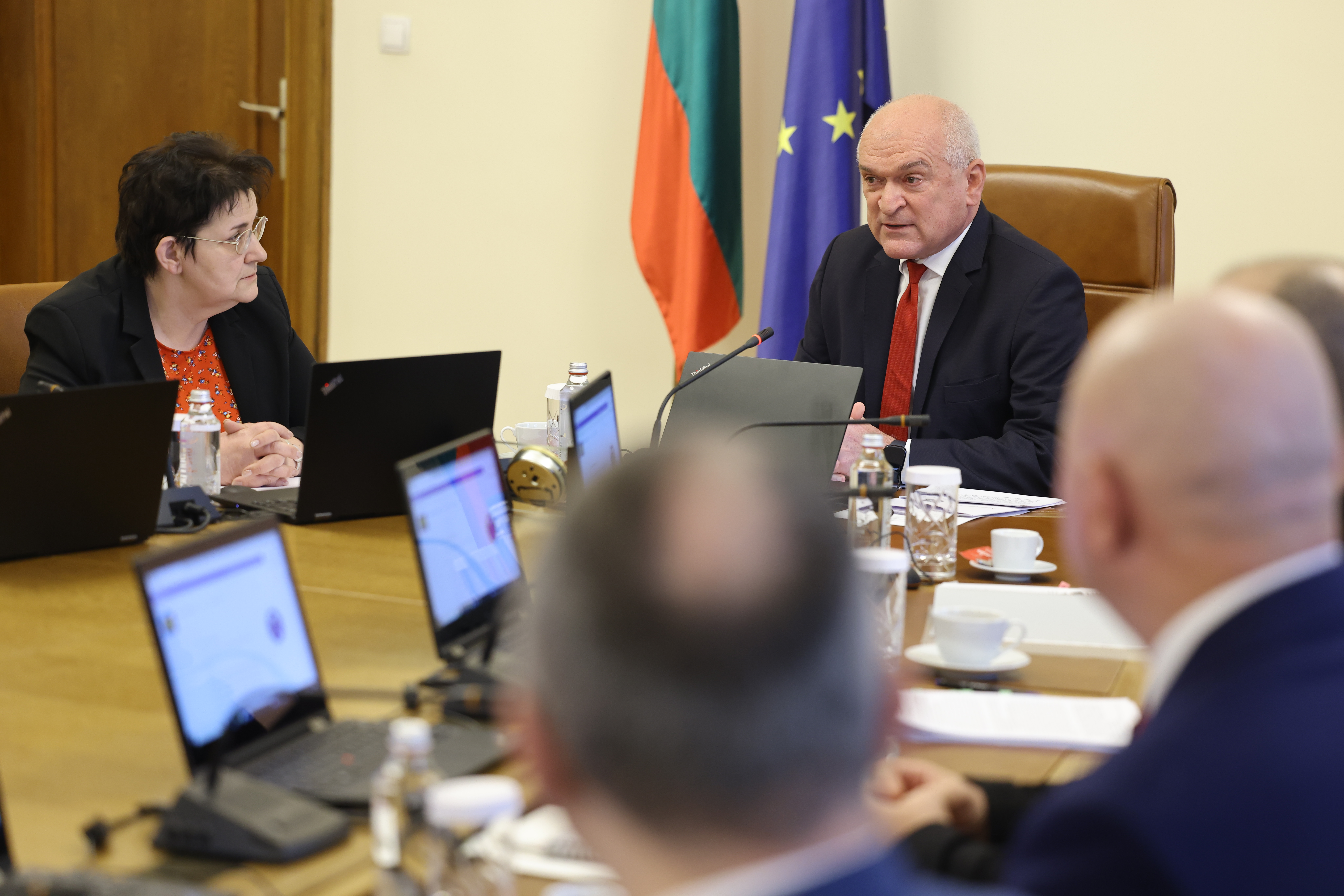 По-високата минимална заплата от 1 януари важи само за бизнеса, не и за държавата