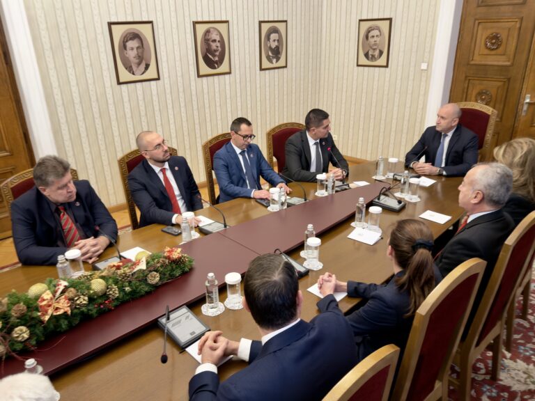 Радостин Василев: България не е далеч от революция, а нейният катализатор е Пеевски