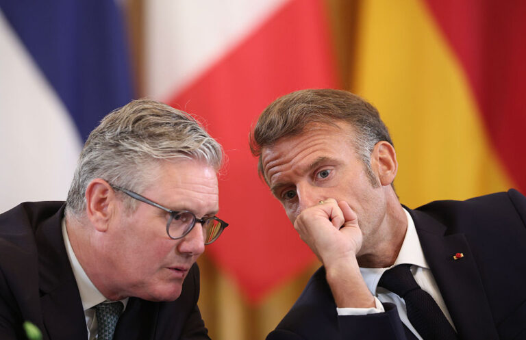 „ЕС няма да се поддаде на шантажа на САЩ“. Лидерите се събират на извънредна среща за Гренландия