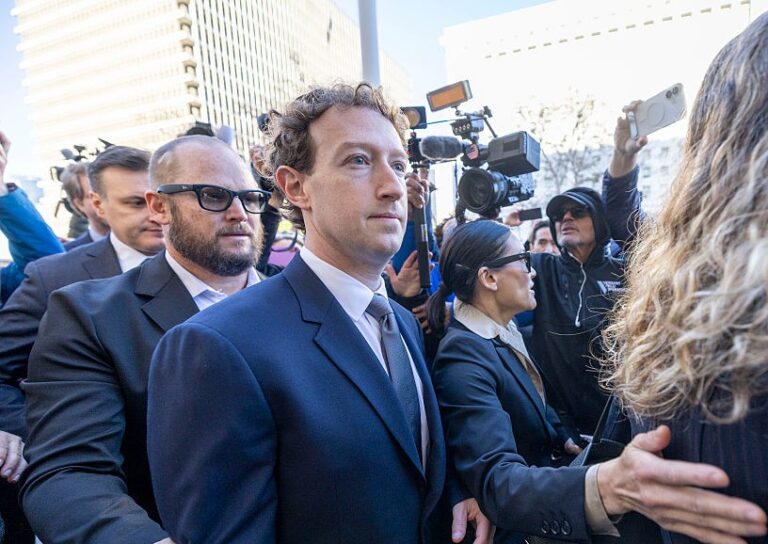 Зукърбърг защити Meta и отрече социалните мрежи да водят към пристрастяване