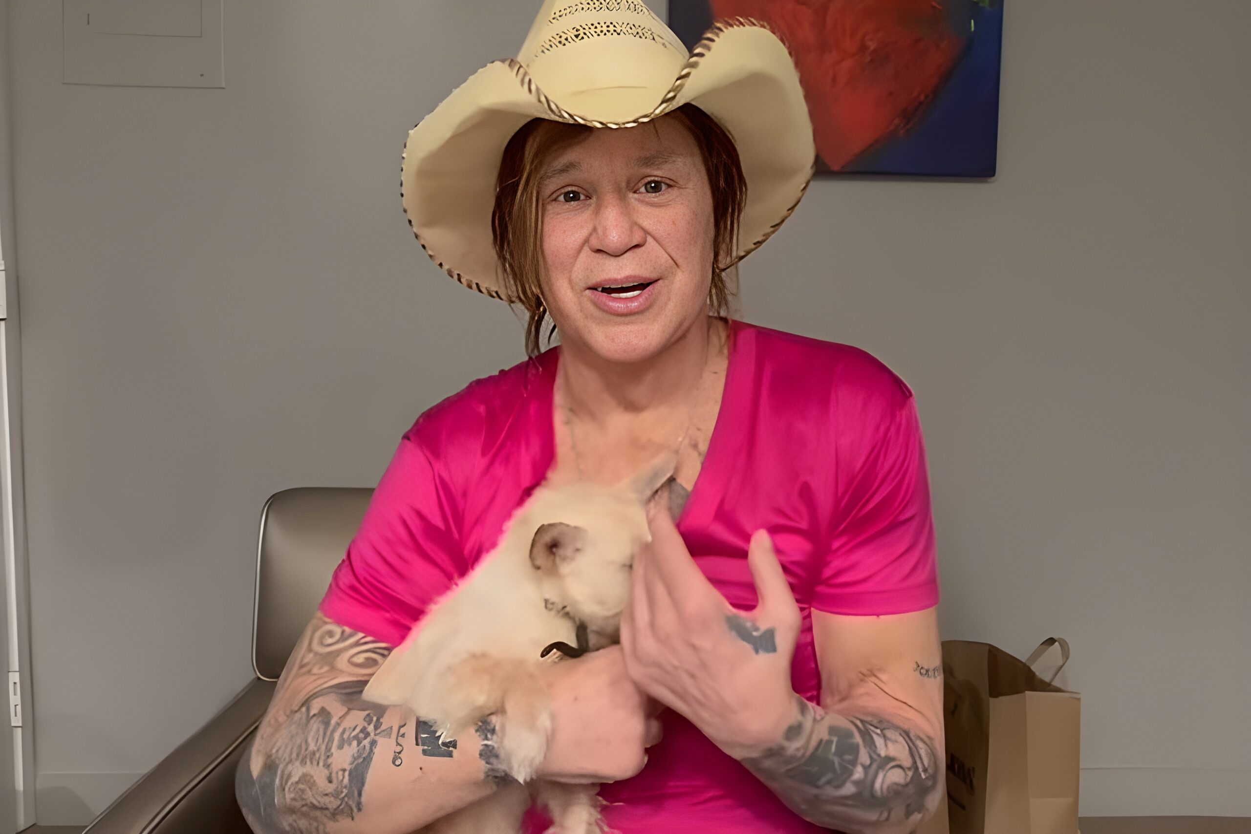 Мики Рурк заклейми кампанията за набиране на средства за дълговете му