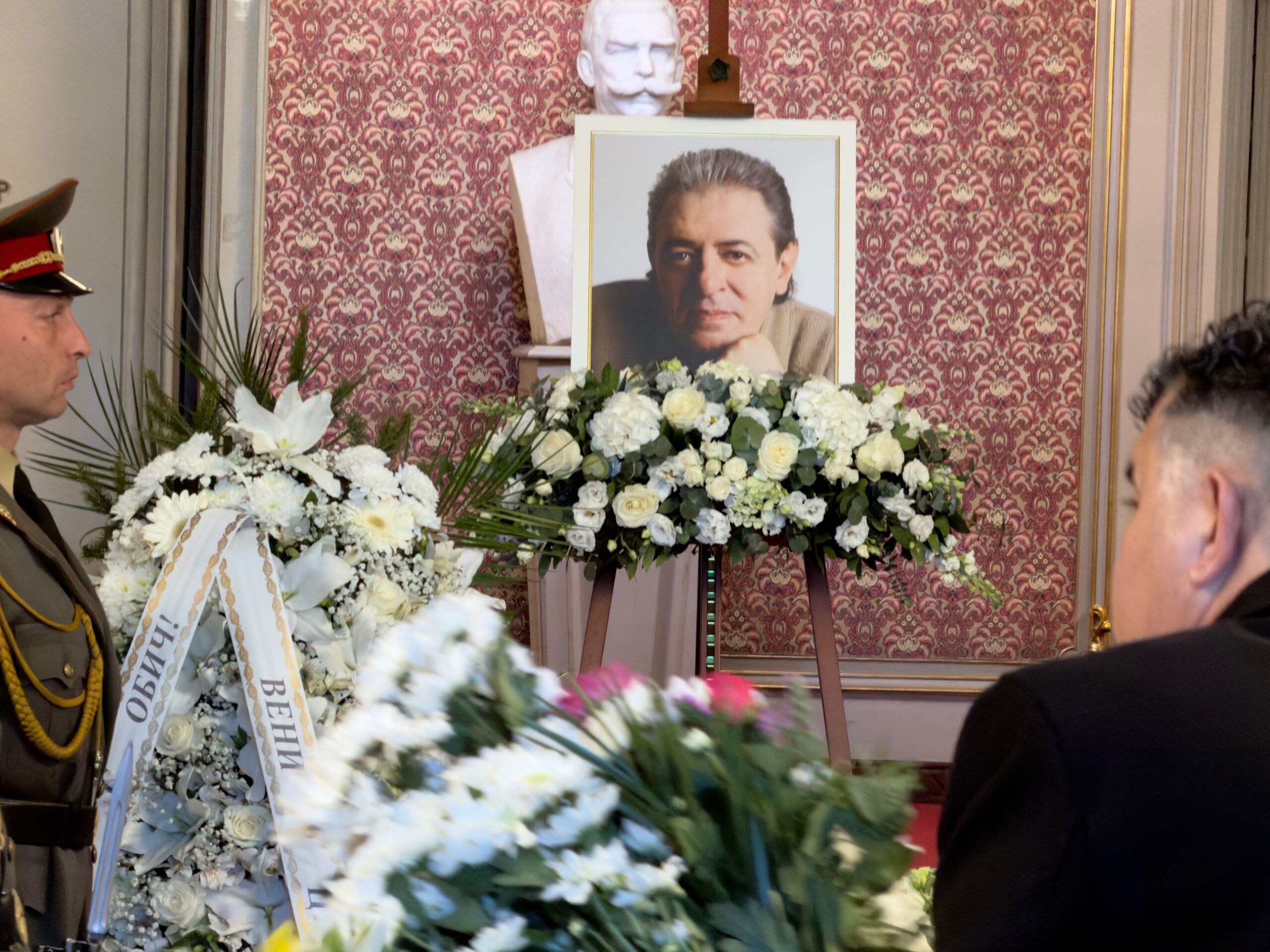 България се сбогува с Михаил Белчев