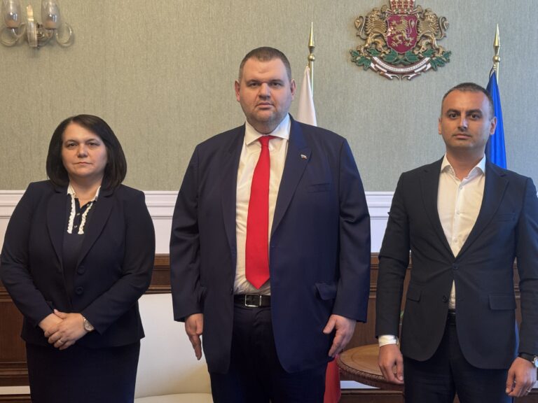 Още снимки с лидера - две общини се присъединиха към “Ново начало” след среща с Пеевски