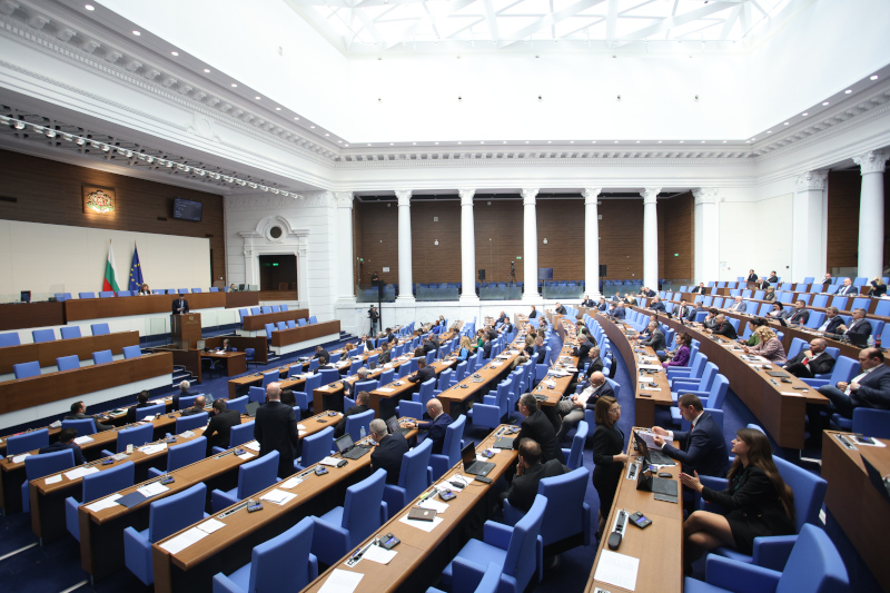 Депутатите преправят закона за подателите на сигнали и променят съставите на комисии