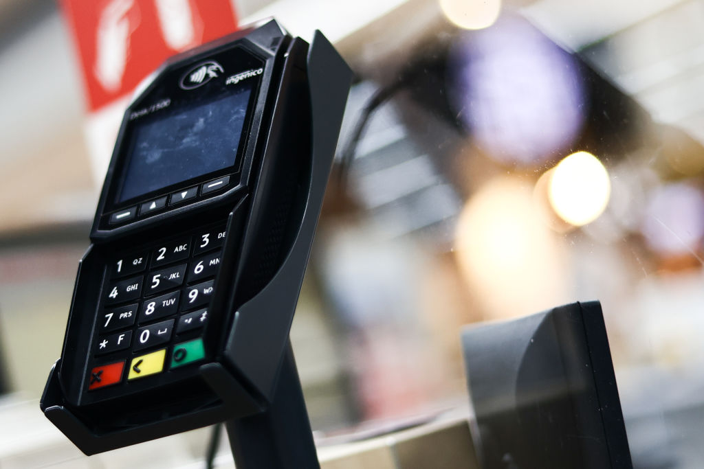 Платете сметките си днес или след 5 януари