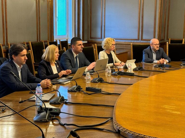 "Демократична България": От медиите научихме, че ГЕРБ прекратява преговорите