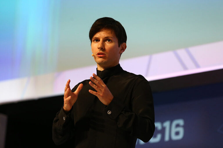 AFP: Обвиняемият основател на "Telegram" е напуснал Франция и е заминал за Дубай