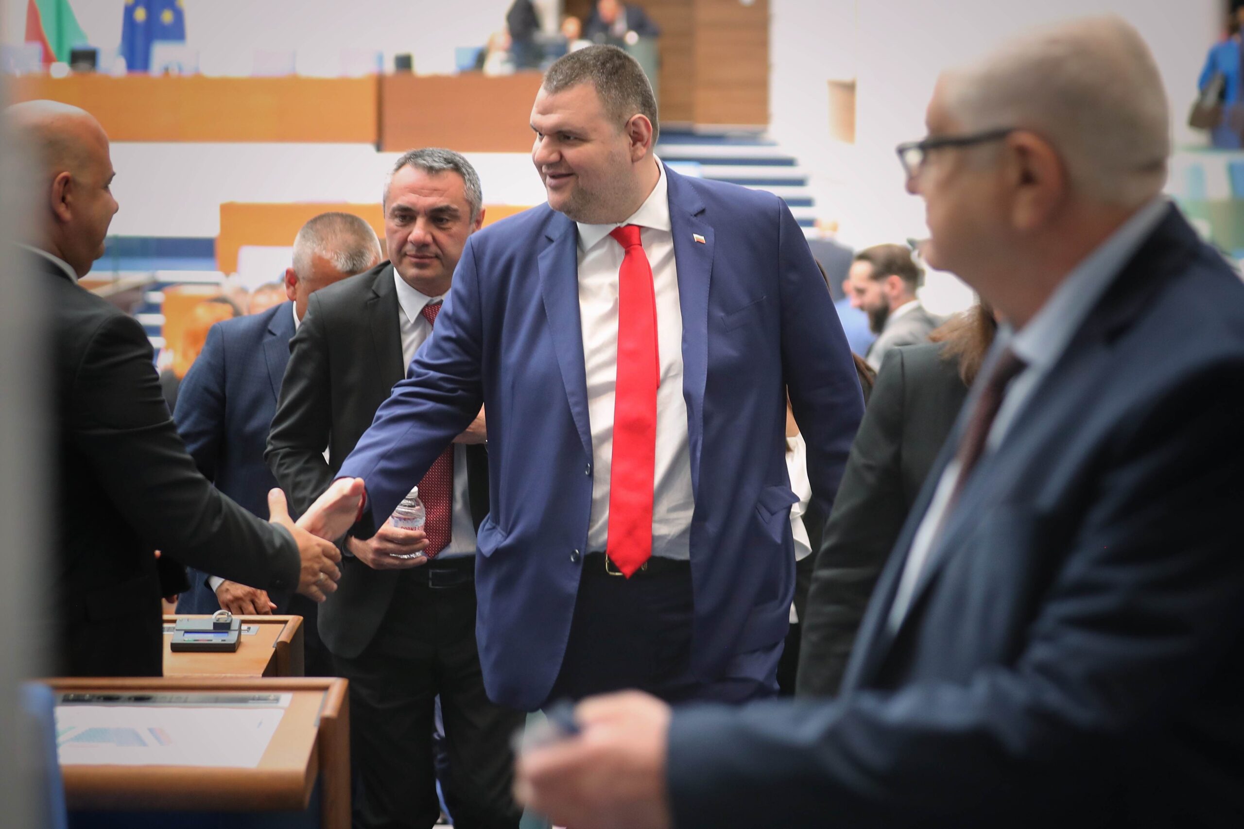 Пеевски се подиграва с Борисов: "Джейхан Ибрямов е личен масажист на Мечо"